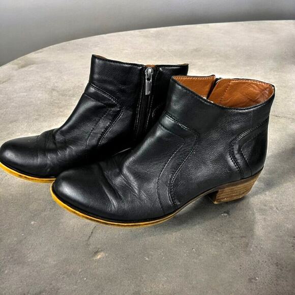 Lucky Brand Women’s 7.5 Black Leather Western Side Zip Ankle Boots - Picture 1 of 10